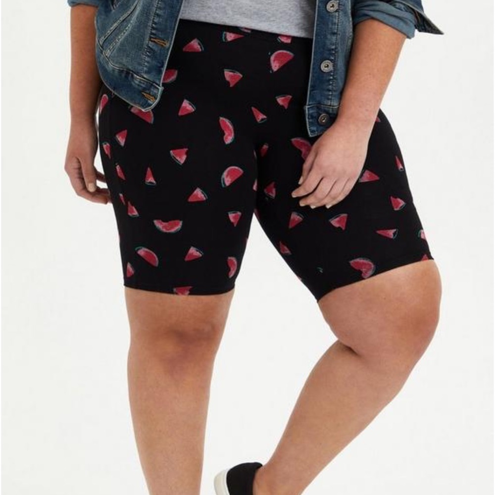 Torrid 9” Signature Waist Watermelon Bike Short